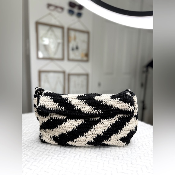 Handbags - Black and Cream Chevron Shoulder Bag